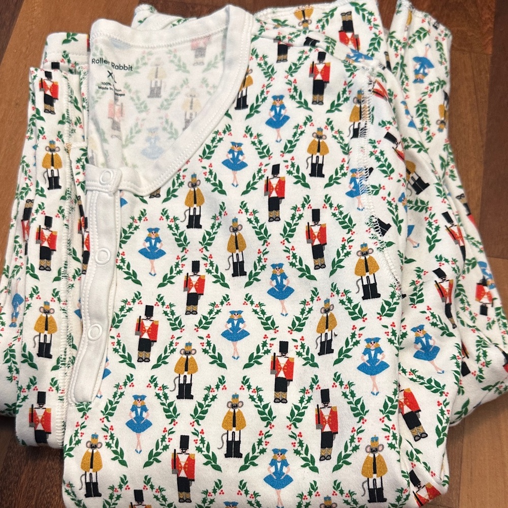 Roller Rabbit White Pajama Set with nutcrackers